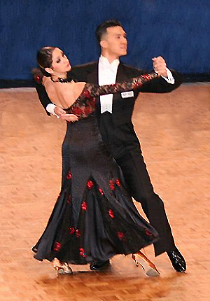 Victor Fung and Anna Mikhed dancing a tango in 2006. The couple, dancing for the USA, came third in the Professional World Championship 2009.